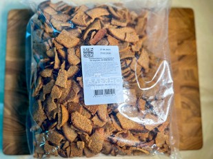 Морской коктейль (500гр): Гренки черные со вкусом буженины