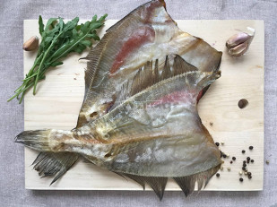 Тунец паутинка: Камбала ёрш (Мурманская) вяленая