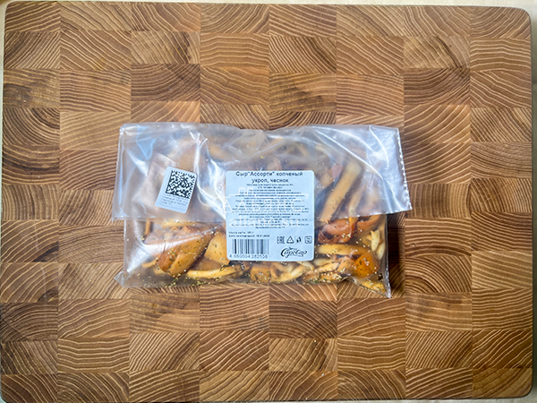 Сыр 150 гр ГОРНЫЙ СЫРОВАР (Ассорти копчёный с укропом и чесноком) в Костроме