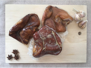 Арахис в глазури со вкусом краба: Уши свиные (Цельные) 